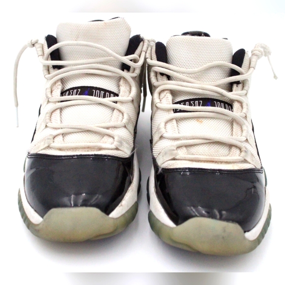 Air Jordan 11 Retro Low Concord, Size 6Y (Pre-owned, No Box) - Picture 5 of 11